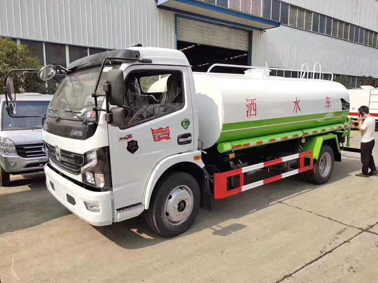 國六東風大多利卡福瑞卡灑水車8噸運水車廠家直銷來電有禮